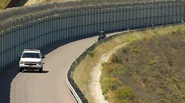 sandiego-mexico-boarder-wall