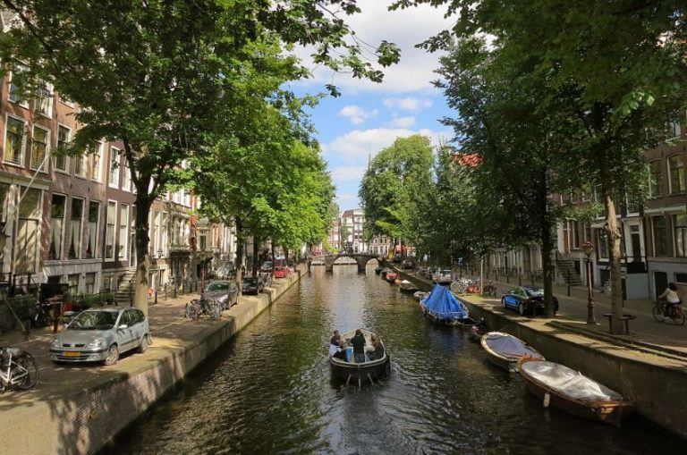 Netherlands Canals - No Railings